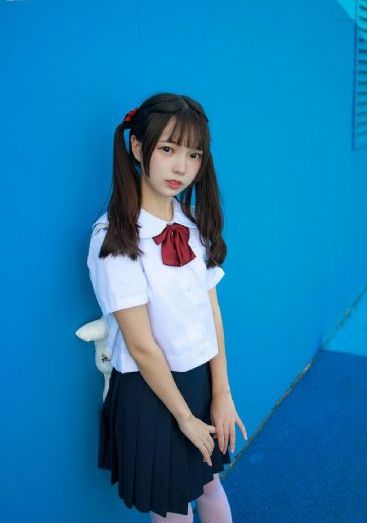 25岁女高中生